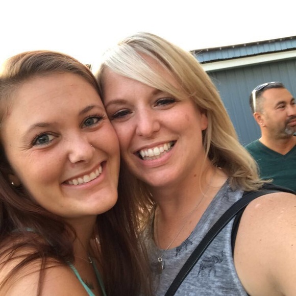 Meet your Posher, Kaci - Picture 4 of 14